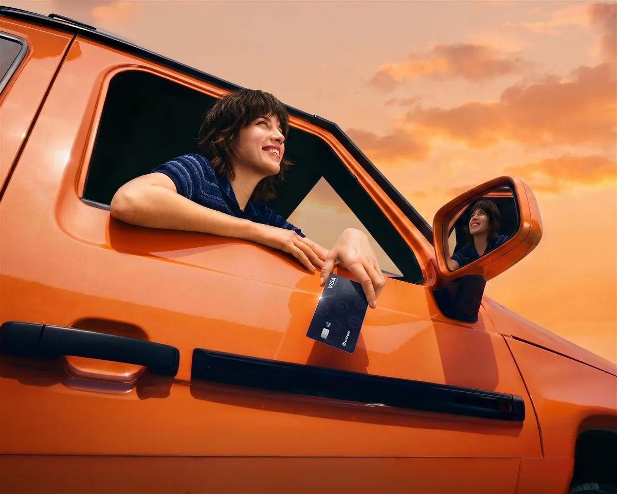 Driving with a u-topia card in hand